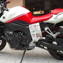 香山车友会 古镇代友放08YAMAHA FZ1N一台！