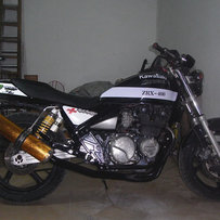 广州黄埔区6300元代友出售川崎400CC街跑