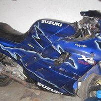 1800出半台SUZUKI 913跑车款，适合改车用