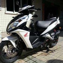 汕尾城区出9.99成新本田弯刀，9500元