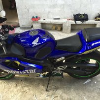 佛山02年CBR600 F4