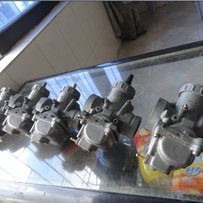 急钱周转降价出售二冲化油器