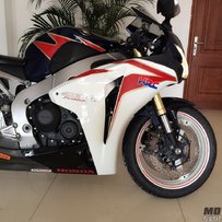 清远代友出精神11年特别版银车架带ABS鹦鹉CBR1000