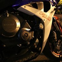 广州出07F5 CBR600