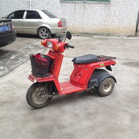 广东梅州1800元卖一台本田不倒翁50