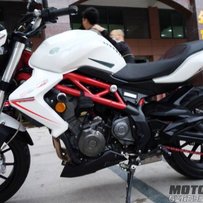 出售贝纳利小黄龙300一台