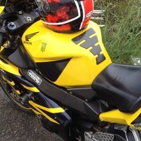 广东韶关31000出售CBR954一台!