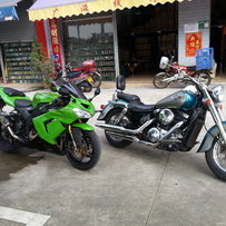 佛山顺德出售两台川崎，一台火神VN1500，一台ZX10R.内详。。。