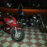 出售部98年CB400.机头安静，调了四缸平衡跟换了300V