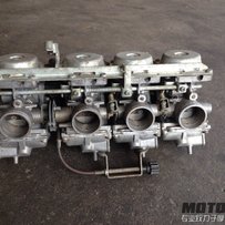 CBR19 22化油器一个