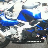 韶关市区16800元代友出售精神无比的CBR29期一台