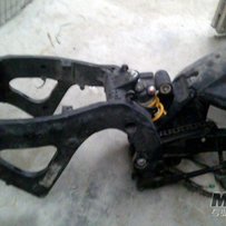 出售摩托配件一大堆同时求KR250配件