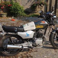 出售原装CBT125本田，机头精神，车身靓