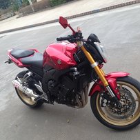 容桂信义车友营出07FZ1N,CBR1000和配件