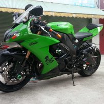 顺德代售一台08年川崎ZX-10R!