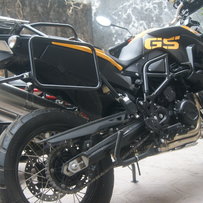 代友售09年宝马800gs…