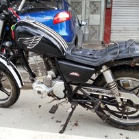 出一台仿复古125摩托