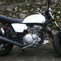 重新跟正了``版主删贴吧`谢谢``广东肇庆5800元出12年11月的带发票的春风狒狒`125``