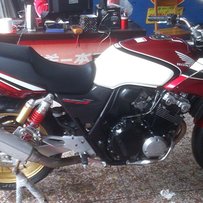 广西北流47600元代友出售两台车06cb400和01黄蜂600