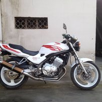 诚心出本田花的川崎宝马250一台，车杠杠的！靠谱的联系，喷子爬！