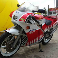 车车已经被车友牵走了····望好心照料！！！！感谢绿茵直播！！！