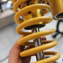 广州出一些闲置配件 有CB400适用的卡钳‘后避震，NSR用的美国产全新刹车片