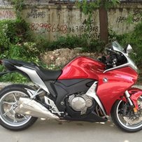 出售VFR1200F,CB1300。
