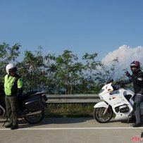 出02年BMW R1150RT  47999元