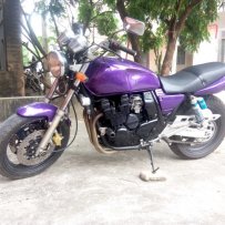 出台风骚紫雅马哈XJR400cc