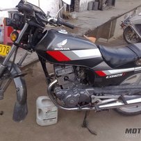 广东梅州2600元卖一台原装度非常高的本田CBT125