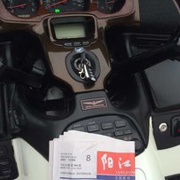 代友出售04年金翼1800