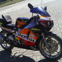 出售 巅峰版  cbr22   喜欢的 小跑！！！