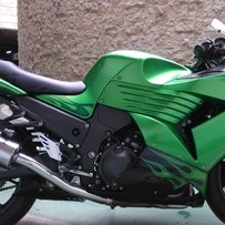 珠海 大减价 出09哈雷XR1200，川崎六眼ZRX1400
