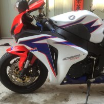 集体出车！新款13凯旋-青蛙王子675.K8小R，08鹦鹉CBR100，喜欢的联系，精品车况！...