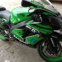 中山代友出售00---02年的ZX9R