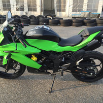 出售：有正规牌照才跑几百公里的川崎忍者250SL （ABS版本）轻量级运动跑车