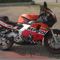 代友急出两台本田超精神机体的VFR400,30期。cbr250,22期~