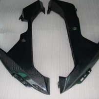 300起出售多件R1全碳纤维部件，07-08年适用