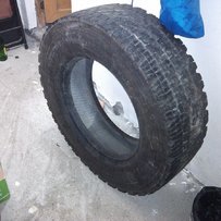 代友出售一个轮胎 265/70R19.5
