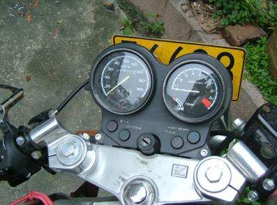 有香港不死街车之称