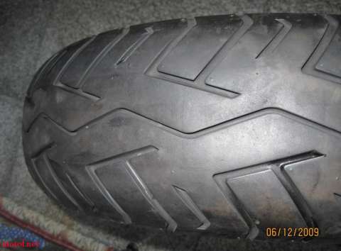 接近全新的日本产普利司通BT45R 150/70-ZR18 轮胎