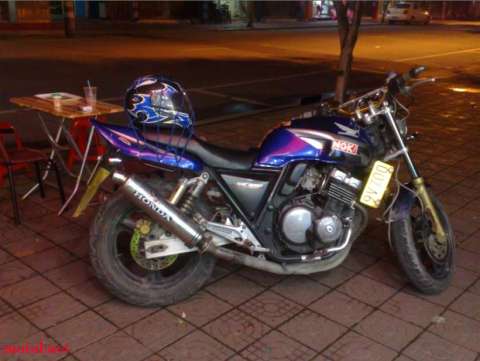 CB400