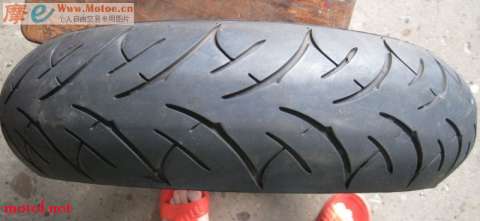 普利斯通160 60 18轮胎