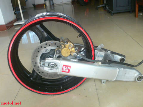 03VTR1000F 后平叉（后摇臂）总成