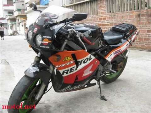 番禺出售VFR400一台