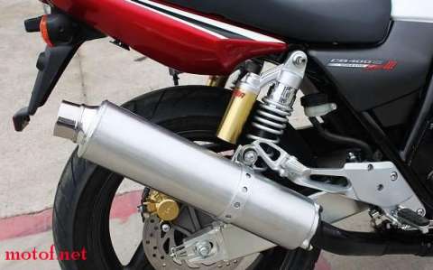 无意发现成都出05年CB400有问题