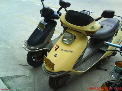 光阳碟刹豪迈125。