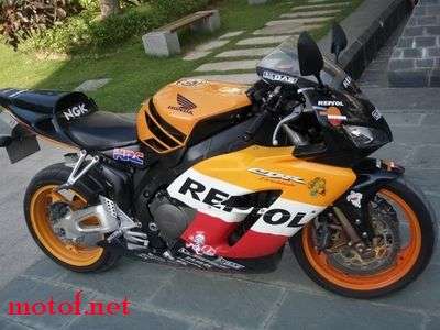 05 CBR1000