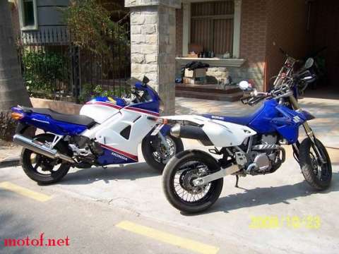 OO年VFR800 06年DRZ400SM