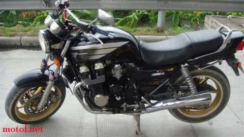 广州新塘出售01年CB750出13000可小刀